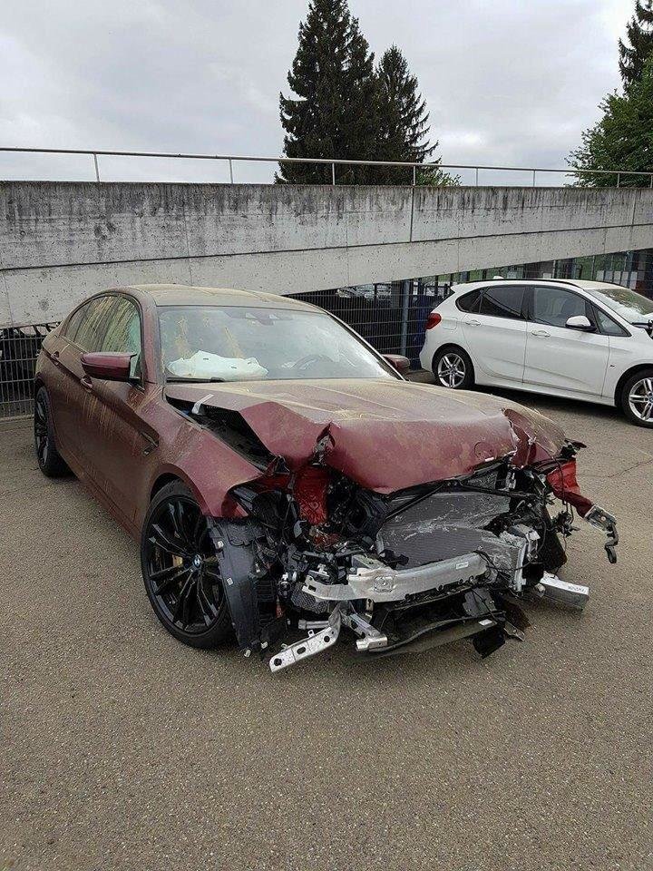 Accident BMW M5 First Edition