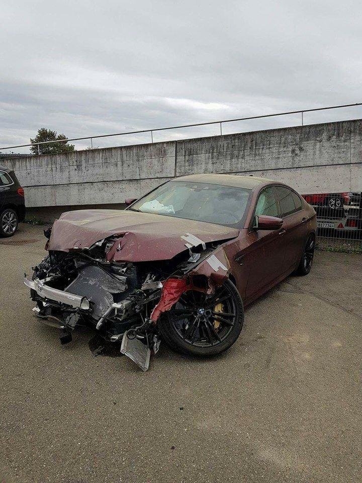 Accident BMW M5 First Edition