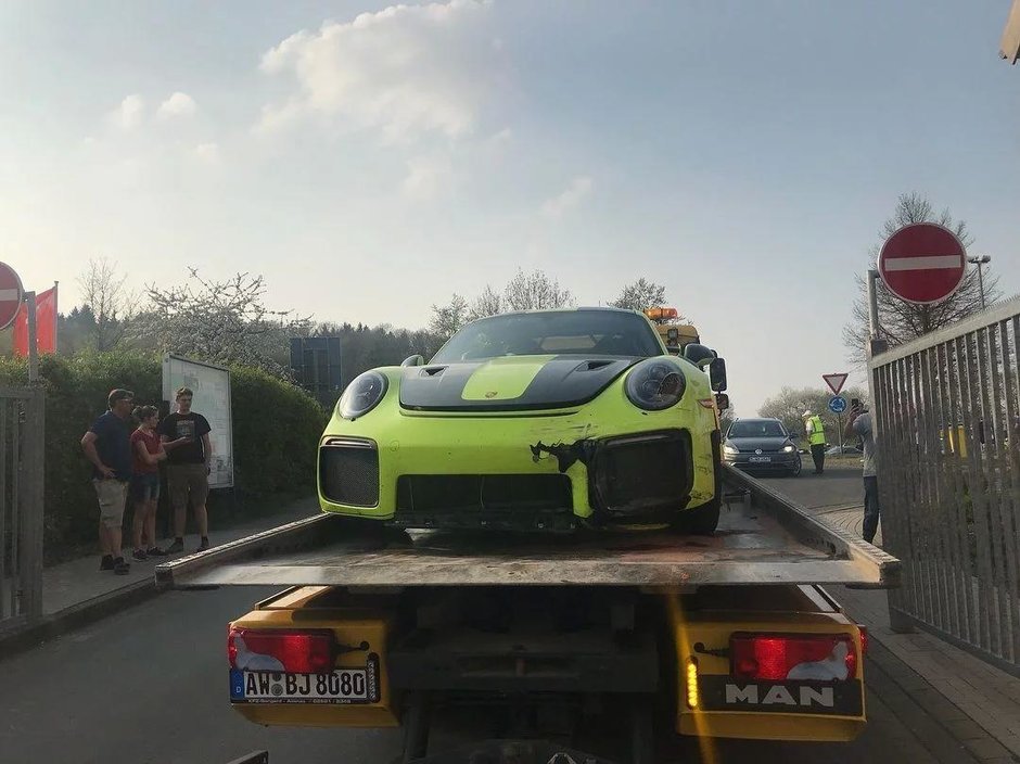 Accident cu Porsche 911 GT2 RS