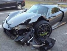 Accident cu Porsche 918 Spyder in China