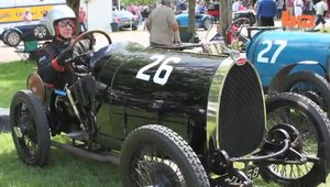Accident cu un Bugatti clasic de colectie