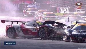 Accident de sute de mii de euro in Australian GT Championship