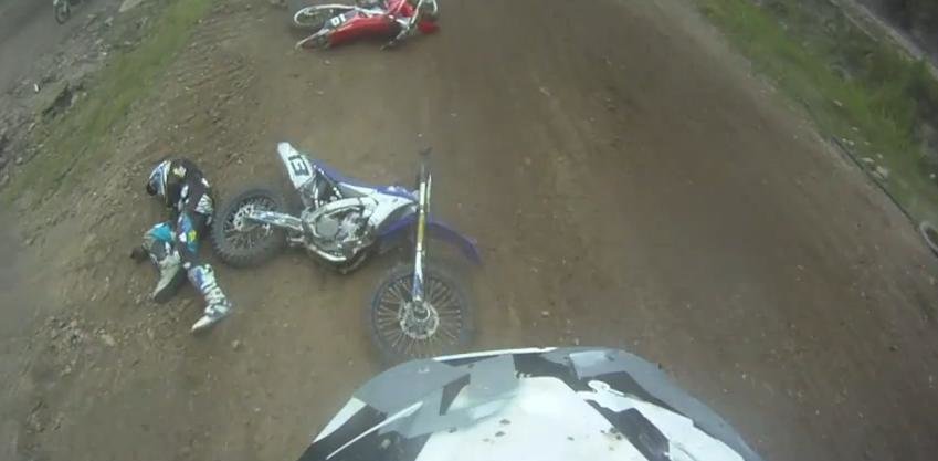 Accident dureros la o cursa de motocross