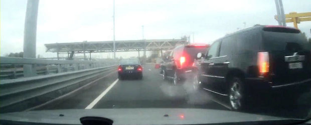 Accident in Rusia: Doi <del> barbati </del> gangsteri si jumatate