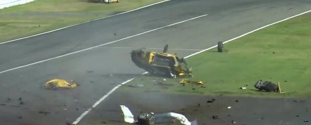 Accident la 320 km/h: un Ferrari se spulbera pe circuitul Suzuka