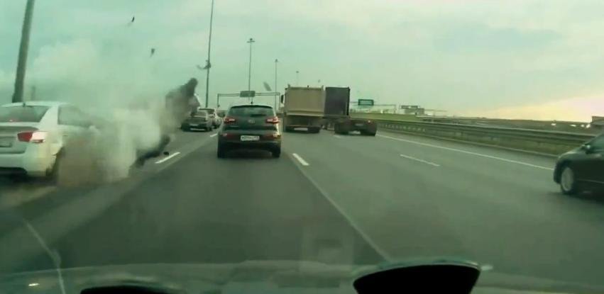 Accident mortal pentru un motociclist inconstient Accident mortal pentru un motociclist inconstient