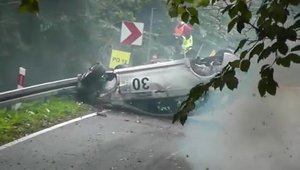 Accident spectaculos la o coasta din Polonia: Un Evo X isi ia zborul... la propriu!