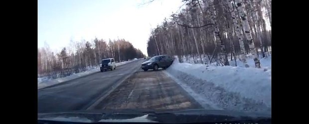 Accident stupid cu Skoda Octavia. Cum adica unde? In Rusia!