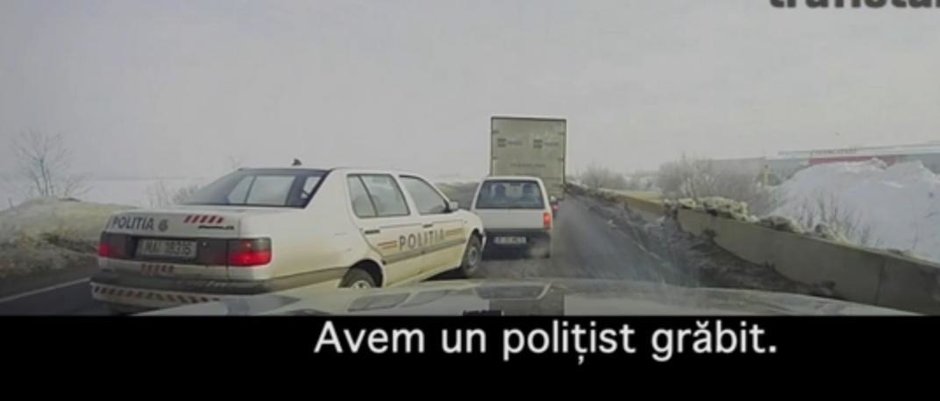 Accident usor provocat de politie. Politistul fuge de la fata locului.