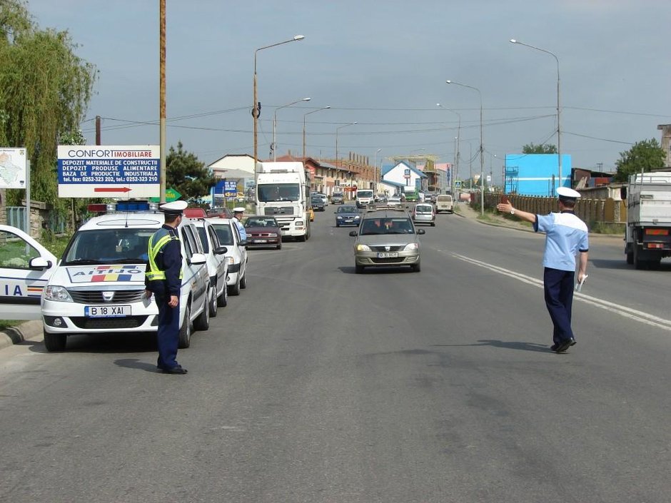 Actiunile politiei rutiere filmate in trafic: actioneaza corect sau abuzeaza?