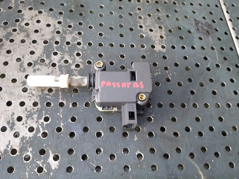 Actuator deschidere haion vw passat b5 3b5827061c 3b0959781d