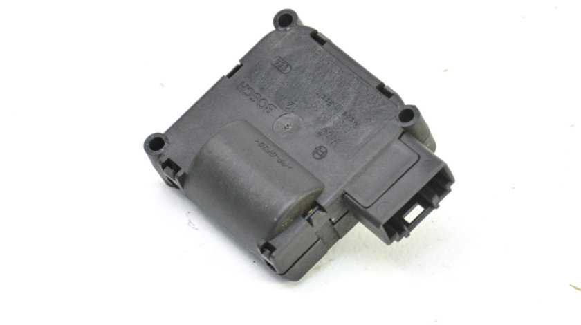 Actuator Electronic Aeroterma VW TOUAREG (7L) 2002 - 2010 Motorina 4E0820511, 4E0 820 511, 0132801319, 0 132 801 319