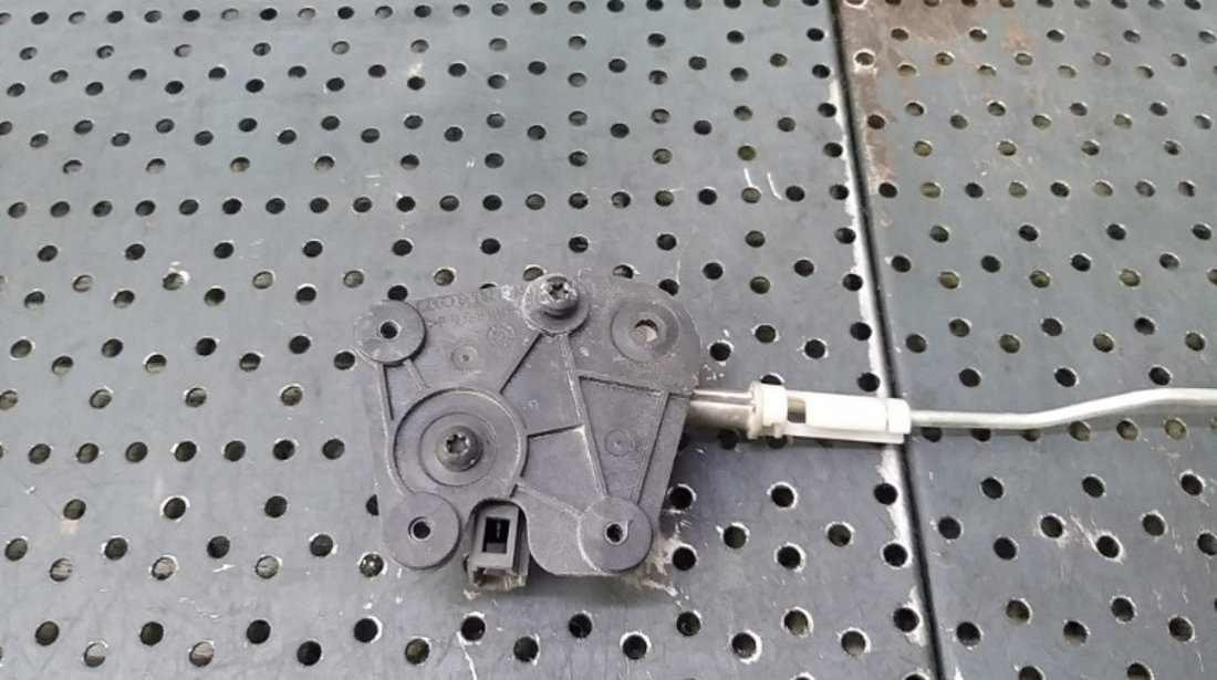 Actuator motoras deschidere haion audi a3 8p 8e9827833