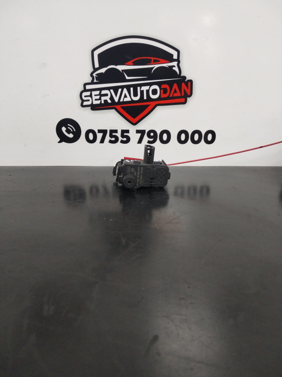 Actuator usa rezervor Audi A4 facelift (2011-2015) [B8] 2.0 Motorina 2012, 8K0862153F