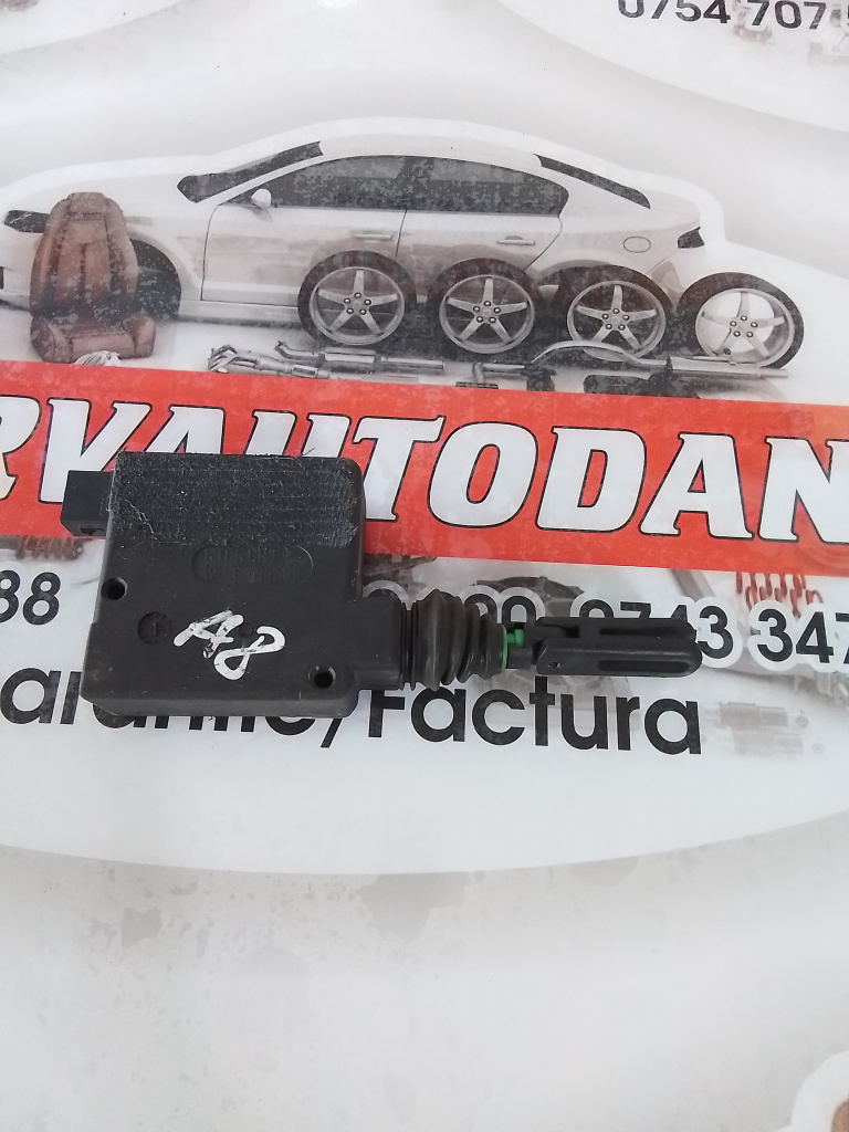 Actuator usa rezervor Audi A8 (1994-2002) [4D2, 4D8] 2.0 Motorina 2002, 4A5962115 / 40505316