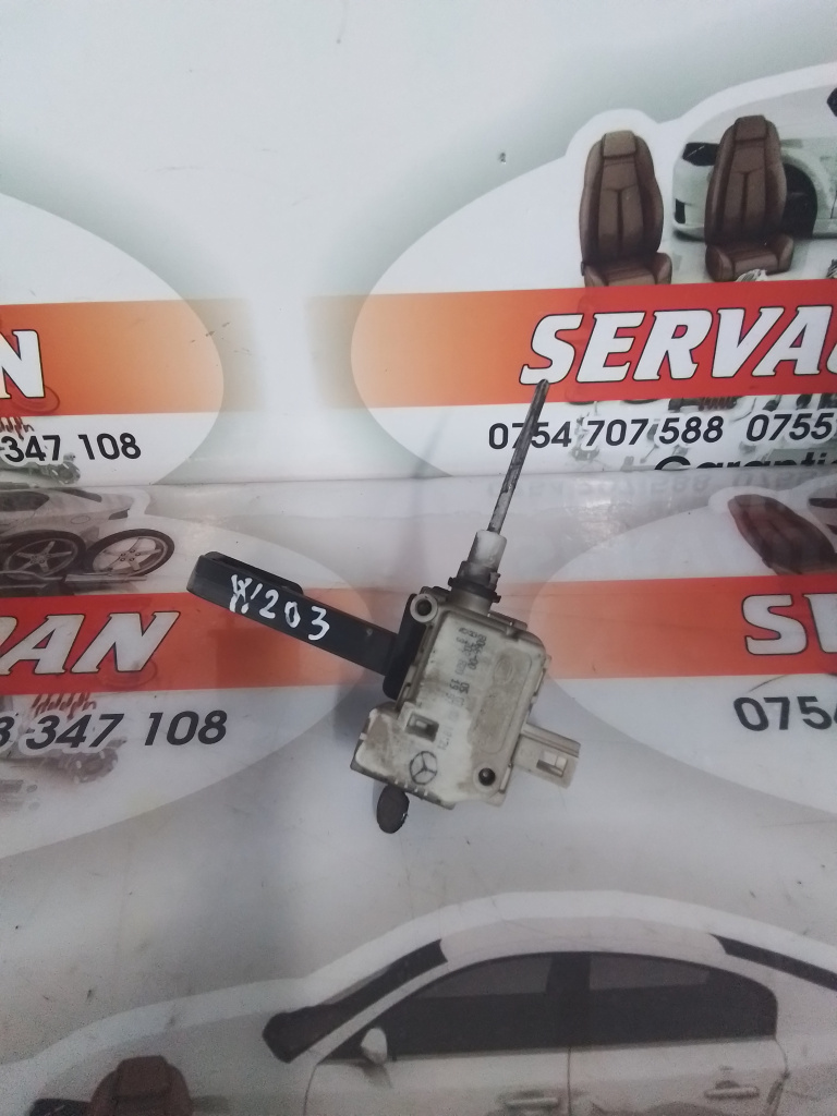 Actuator usa rezervor Mercedes-Benz C-Class (2001-2007) [W203] 2.2 Motorina 2004, A2038201997