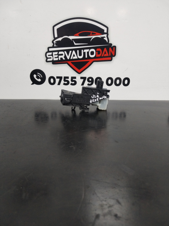 Actuator usa rezervor Mercedes-Benz E-Class (2009->) [W212] 2.2 Motorina 2012, A2048200072