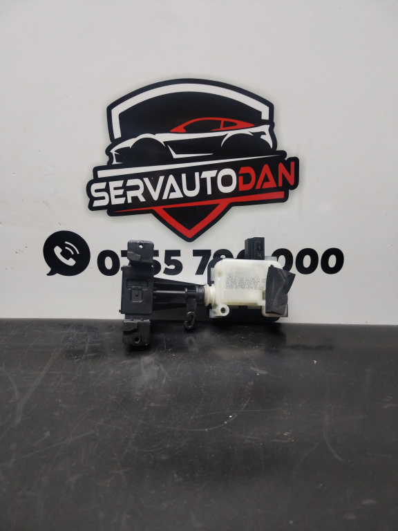 Actuator usa rezervor Mercedes-Benz S-Class (2005-2009) [W221] 3.0 Motorina 2012, A2518200197