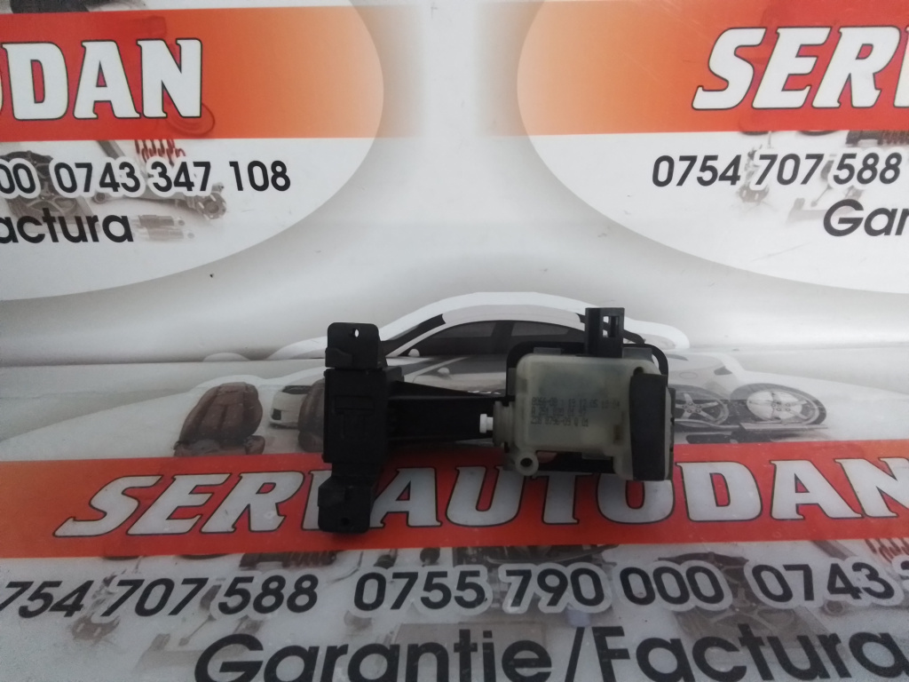 Actuator usa rezervor Mercedes-Benz S-Class (2005-2009) [W221] 3.0 Motorina 2008, A2518200197