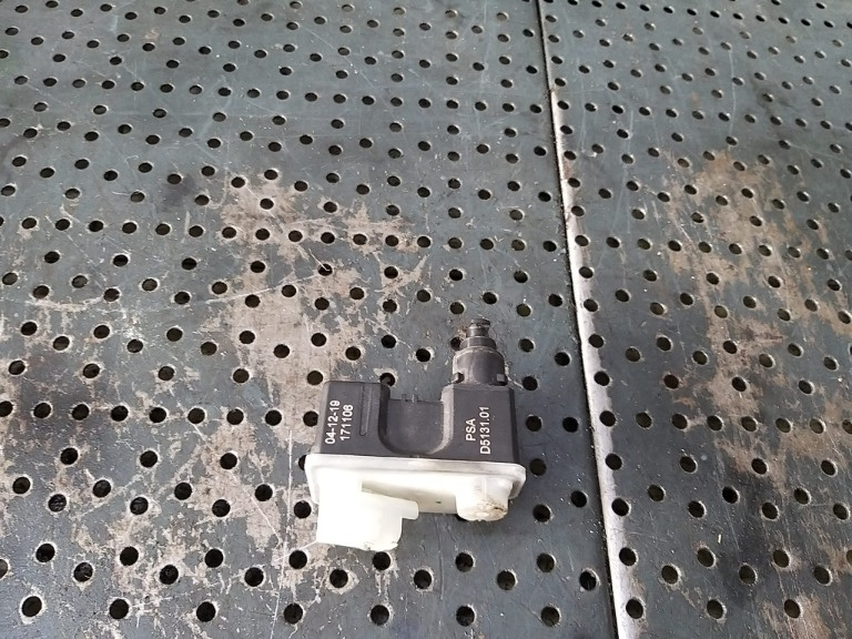 Actuator usa rezervor peugeot 5008 2 d513101