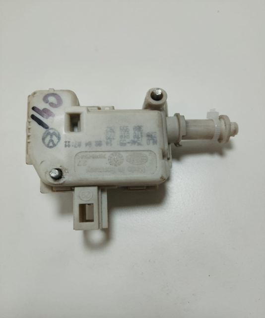 Actuator usita rezervor 3B0959782 Volkswagen VW Passat B5 [1996 - 2000]