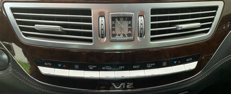 Acum 8 ani era cel mai puternic si luxos S-Class de pe piata. Limuzina cu motor V12 se vinde cu 95.000 km la bord Acum 8 ani era cel mai puternic si luxos S-Class de pe piata. Limuzina cu motor V12 se vinde cu 95.000 km la bord
