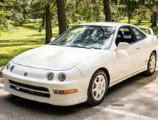 Acura Integra Type R vanduta cu 82.000 de dolari