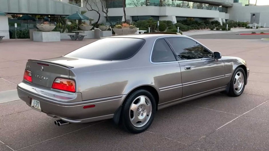 Acura Legend cu peste 920.000 de kilometri