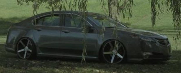 Acura TL incaltata cu Vossen Concave de 20 inch. Interesant sau ce?