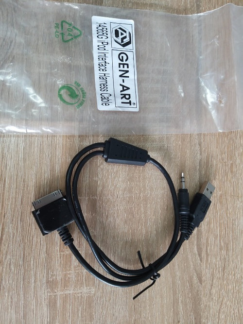 Adaptor auto cu USB e257034