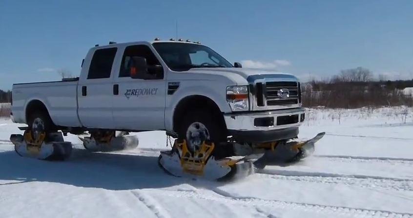 Adio anvelope de iarna! Cum sa-ti transformi masina in snowmobil in cateva secunde