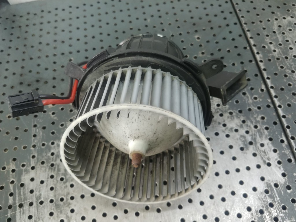 Aeroterma audi a4 b8 2012 behr x6553