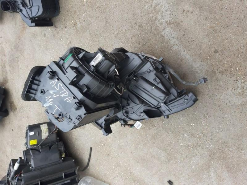 Aeroterma habitaclu cu motoras si clapete Opel Astra J Facelift 2012-2018