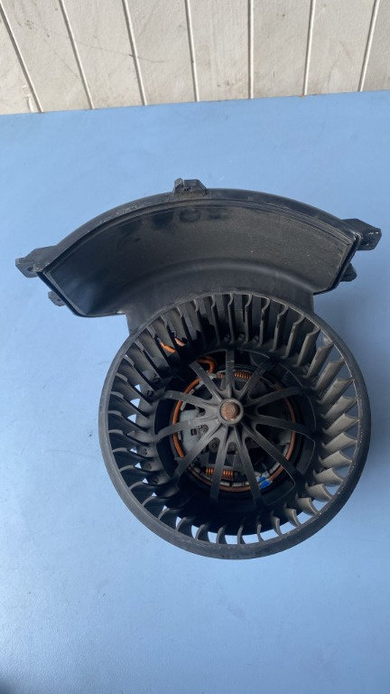 Aeroterma spate Volkswagen Caravelle T5 2.5 Tdi BNZ 2008 Cod : 7H0820308 7H5819004E