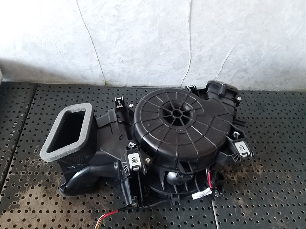 Aeroterma ventilator clima spate peugeot 5008 2 9815114280 m100610000