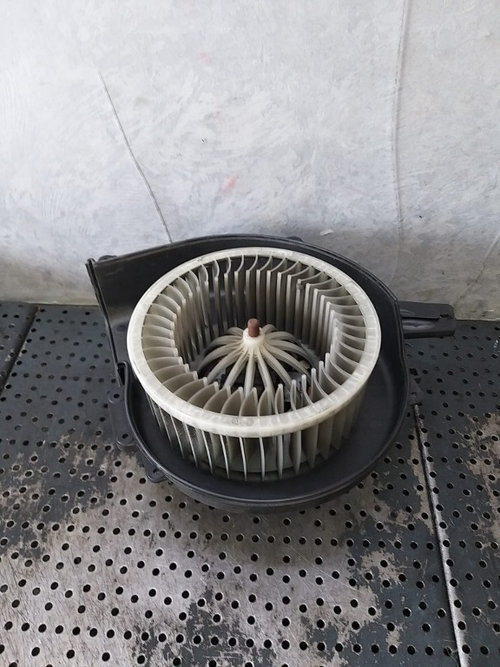 Aeroterma ventilator habitaclu 1.6 tdi vw polo 6r 6q1820015