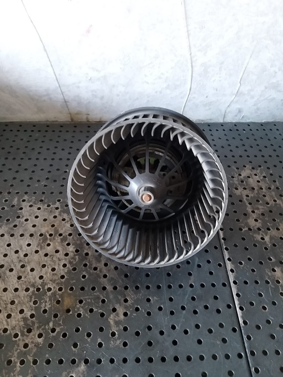 Aeroterma ventilator habitaclu 2.0 tdci ford kuga 1 6g9t18456aa