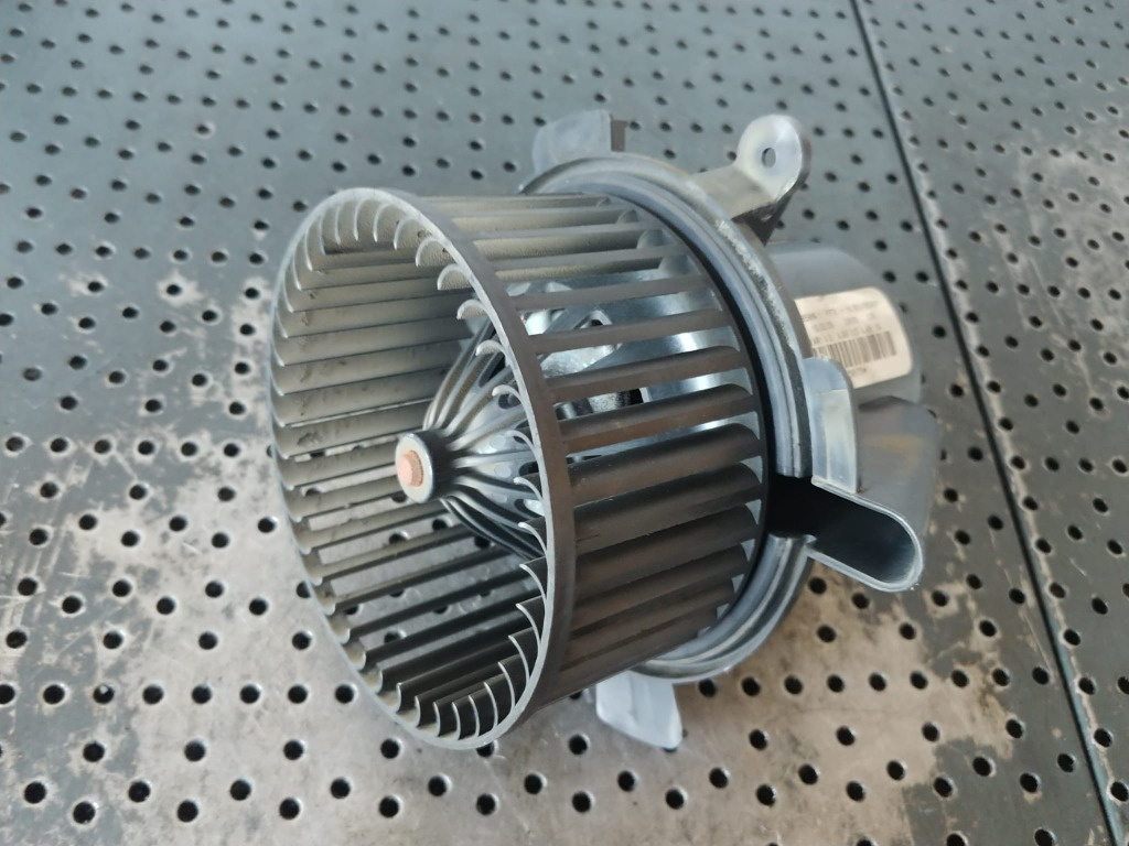Aeroterma ventilator habitaclu peugeot 307 sw 2005