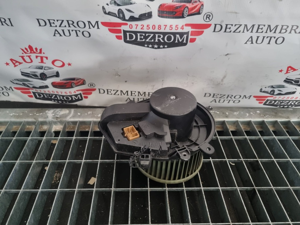 Aeroterma / Ventilator habitaclu VW Passat B5 2.0i 130cp cod piesa : 8D1820021