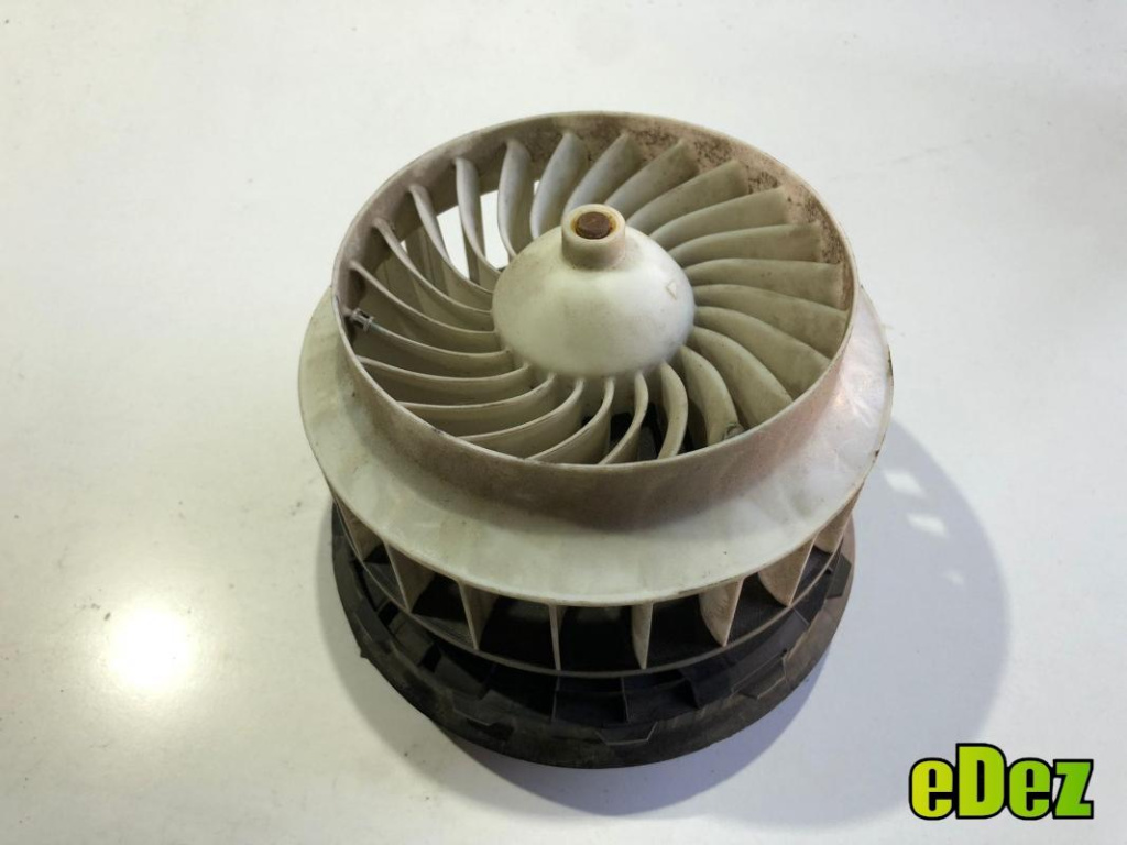 Aeroterma volan dreapta Mercedes C-Class (2014->) [W205] 0130309002