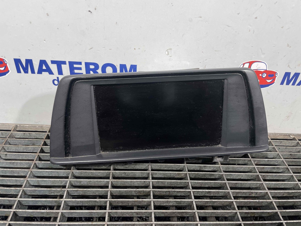 AFISAJ BORD BMW SERIA 1 F20 1.5 D - (201