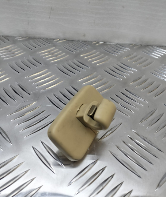 Agatator pentru parasolar 3D0857622D Volkswagen VW Phaeton [2002 - 2008]