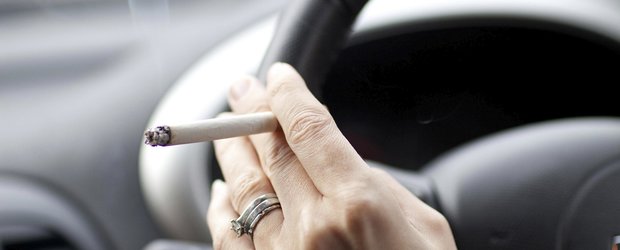 Ai voie sa fumezi in masina personala? Cum sta treaba cu tigara electronica?