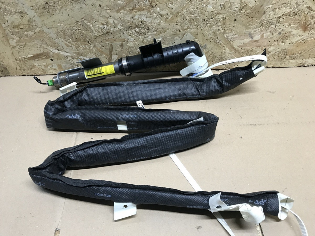 Airbag cortina dreapta Nissan Qashqai 2.0 DCI suv 2010 (cod intern: 10660)