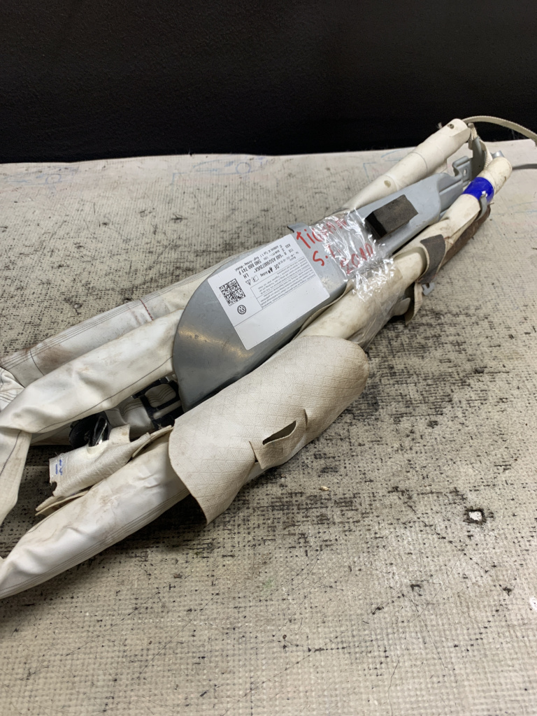 Airbag cortina stanga Volkswagen Tiguan - Motorina 2010, 5N0880741F