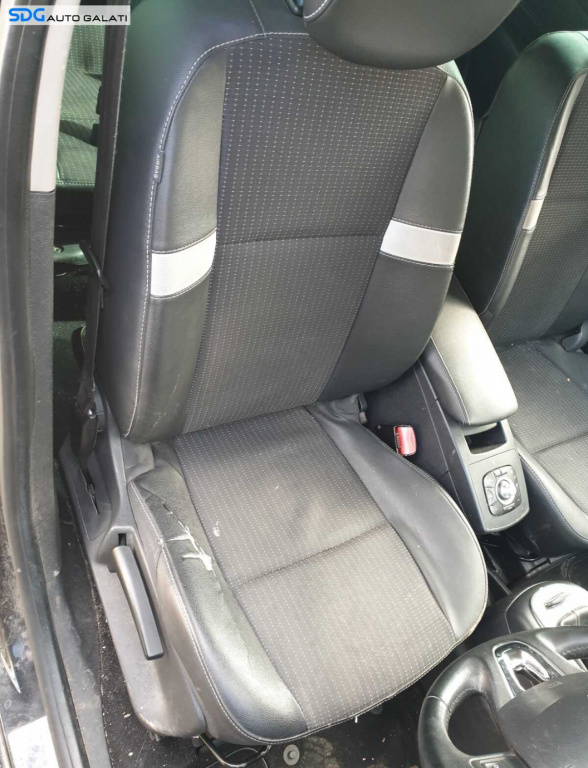 Airbag din Scaun Dreapta Fata Renault Scenic 3 2009 - 2016 [C8690]