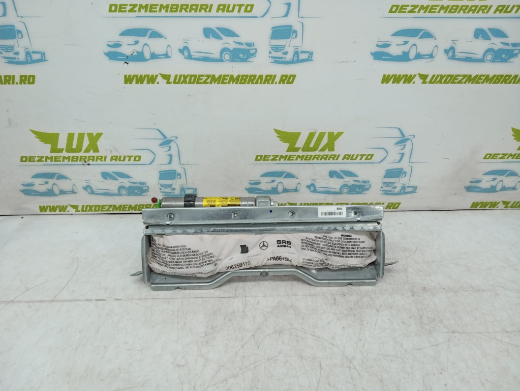 Airbag genunchi 306026999 Mercedes-Benz C-Class W204/S204 [2007 - 2012]