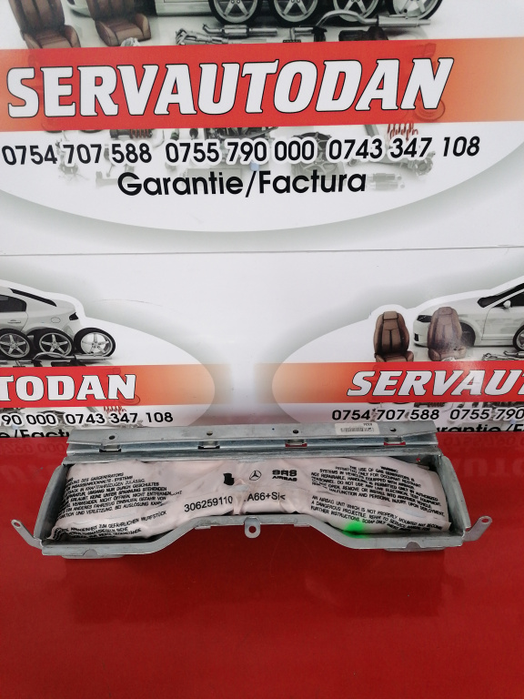Airbag genunchi Mercedes-Benz C-Class (2007->) [W204] 2.2 Motorina 2010
