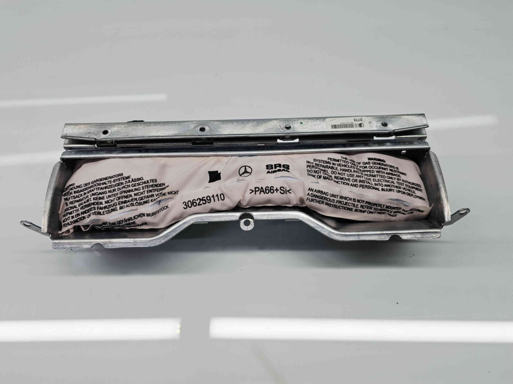 Airbag genunchi Mercedes Clasa C Coupe (C204) Facelift AMG [Fabr 2011-2015] 204860200