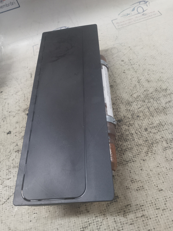 Airbag genunchi Volkswagen Passat B8 2015, 3G2880842E